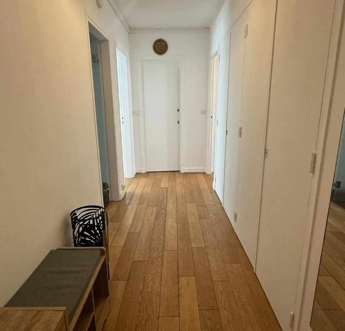 Cosy Two Bedroom Apartment Near The Eiffel Tower Paris