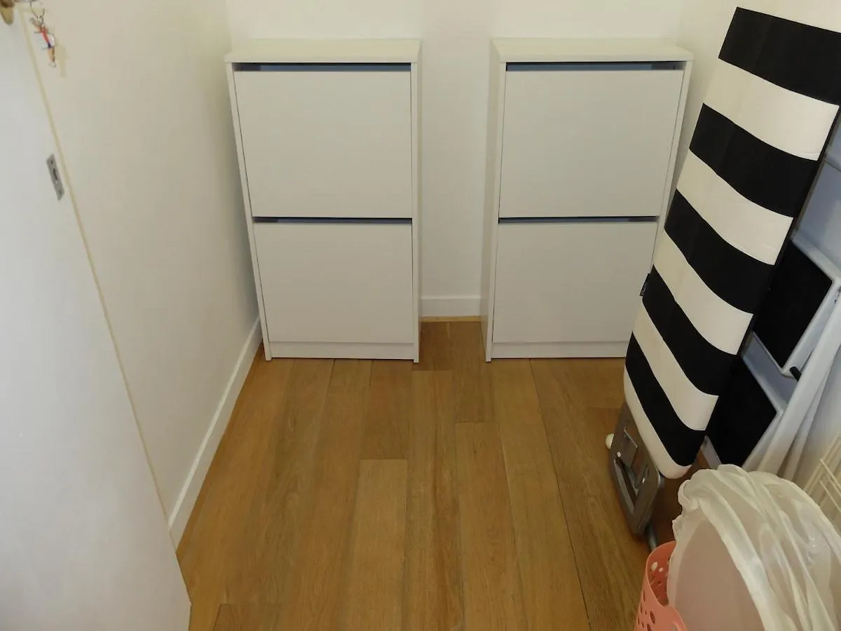Cosy Two Bedroom Apartment Near The Eiffel Tower Paris France
